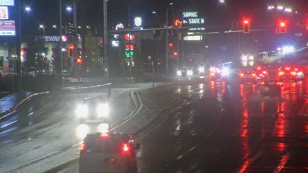 University Avenue Fairbanks @ Chena River Bridge live traffic camera