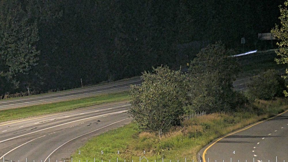 Seward Highway @ Huffman Road MP 120 live traffic camera, angle 1 of 8