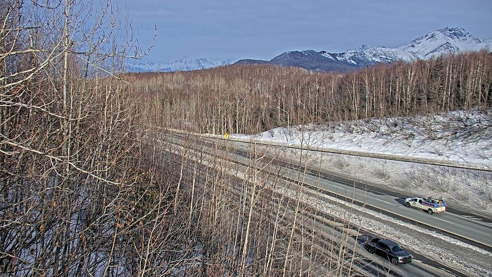 Glenn Highway at Thunderbird Falls MP 24.5 live webcam