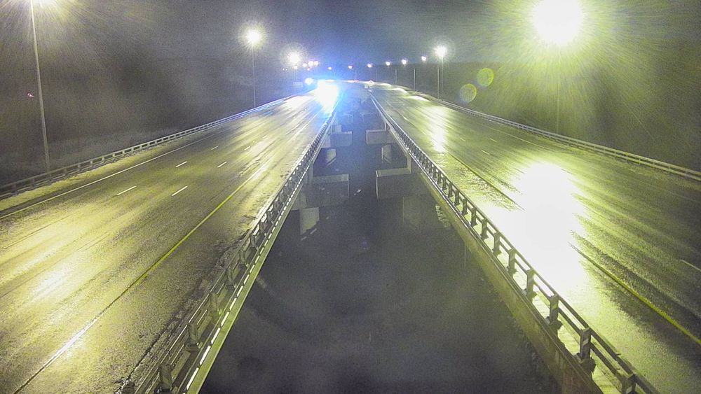 Glenn Highway @ Eagle River Bridge MP 12.8 live traffic camera, angle 1 of 8