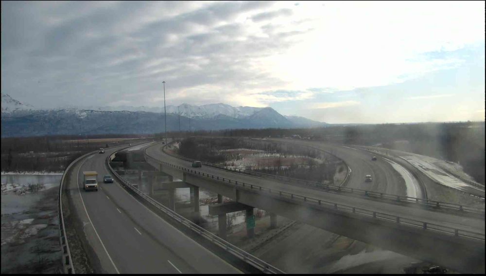 Parks / Glenn Hwy Interchange live webcam