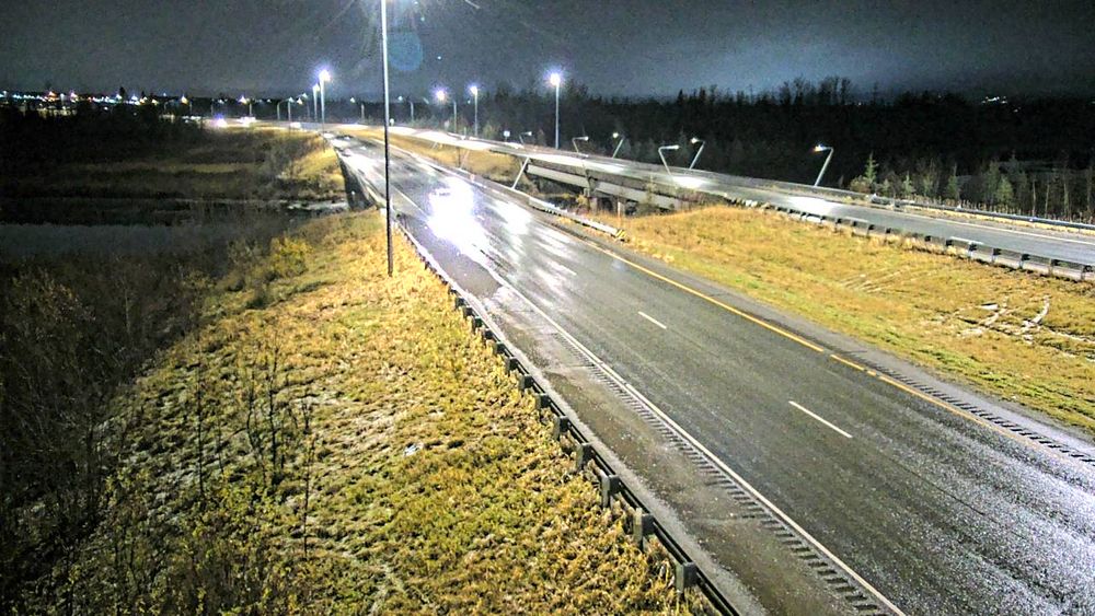 Glenn Highway @ 2nd Knik River Bridge MP 31.1 live traffic camera, angle 1 of 8