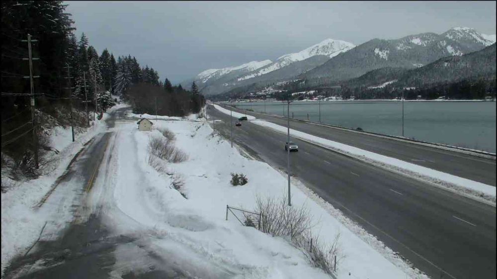 Egan Drive/Glacier Highway at MP 3 live webcam
